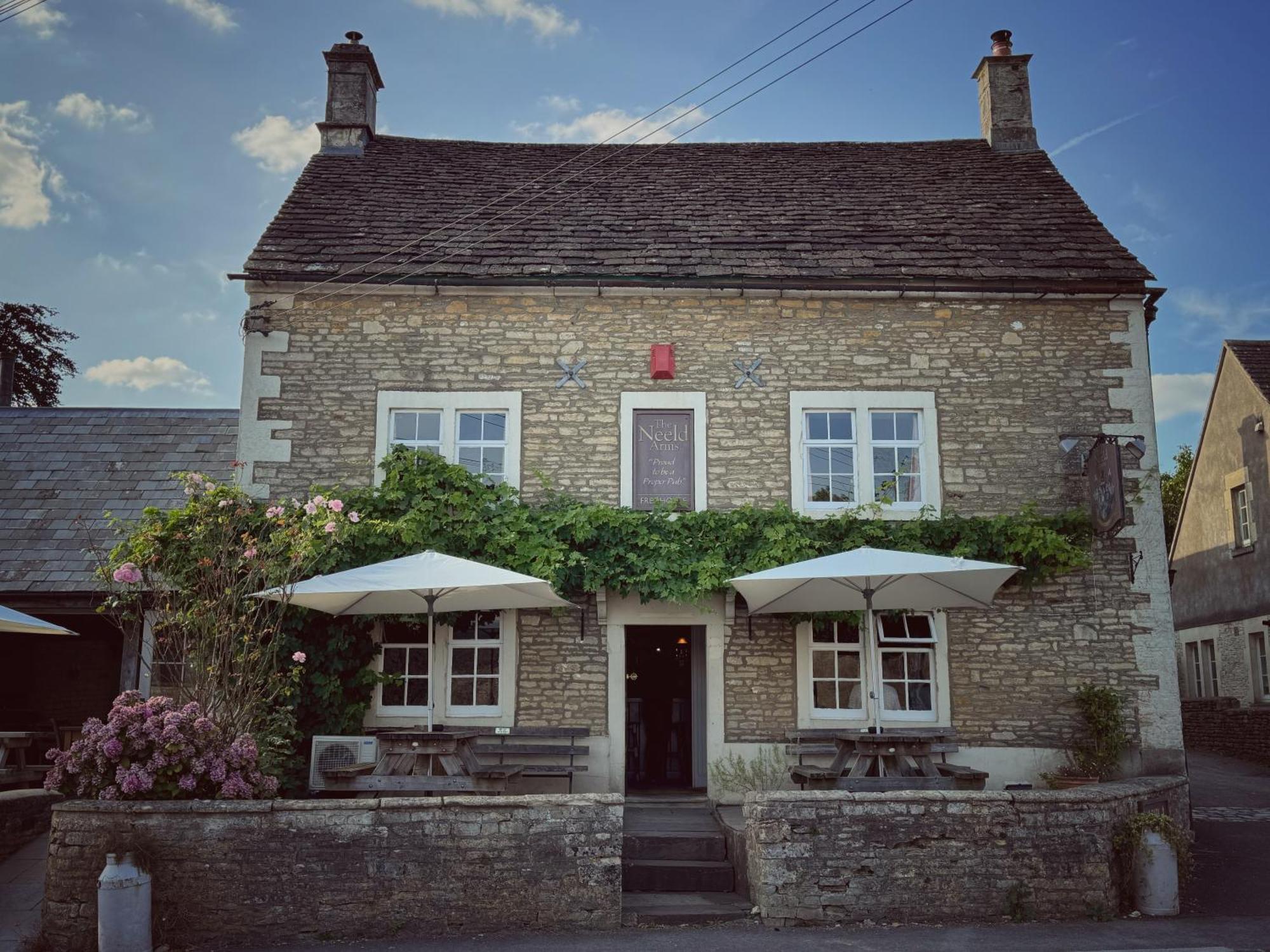 Neeld Arms Ξενοδοχείο Grittleton Εξωτερικό φωτογραφία